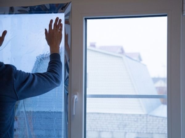 Melhore a privacidade com película decorativa em Maringá