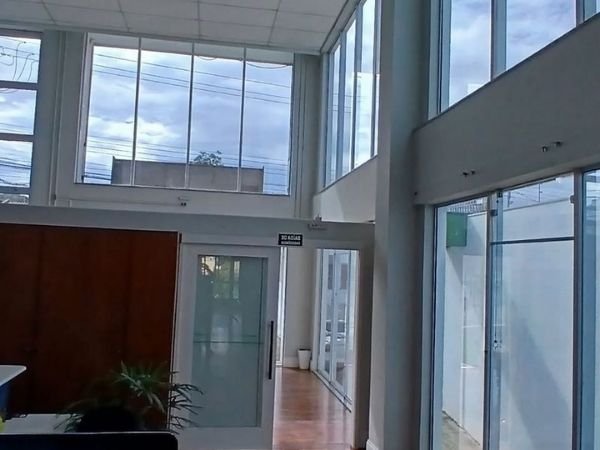 Aumente o controle da luminosidade com película fumê em Ivatuba
